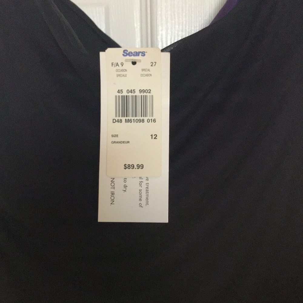 Dress - Picture 3 of 6